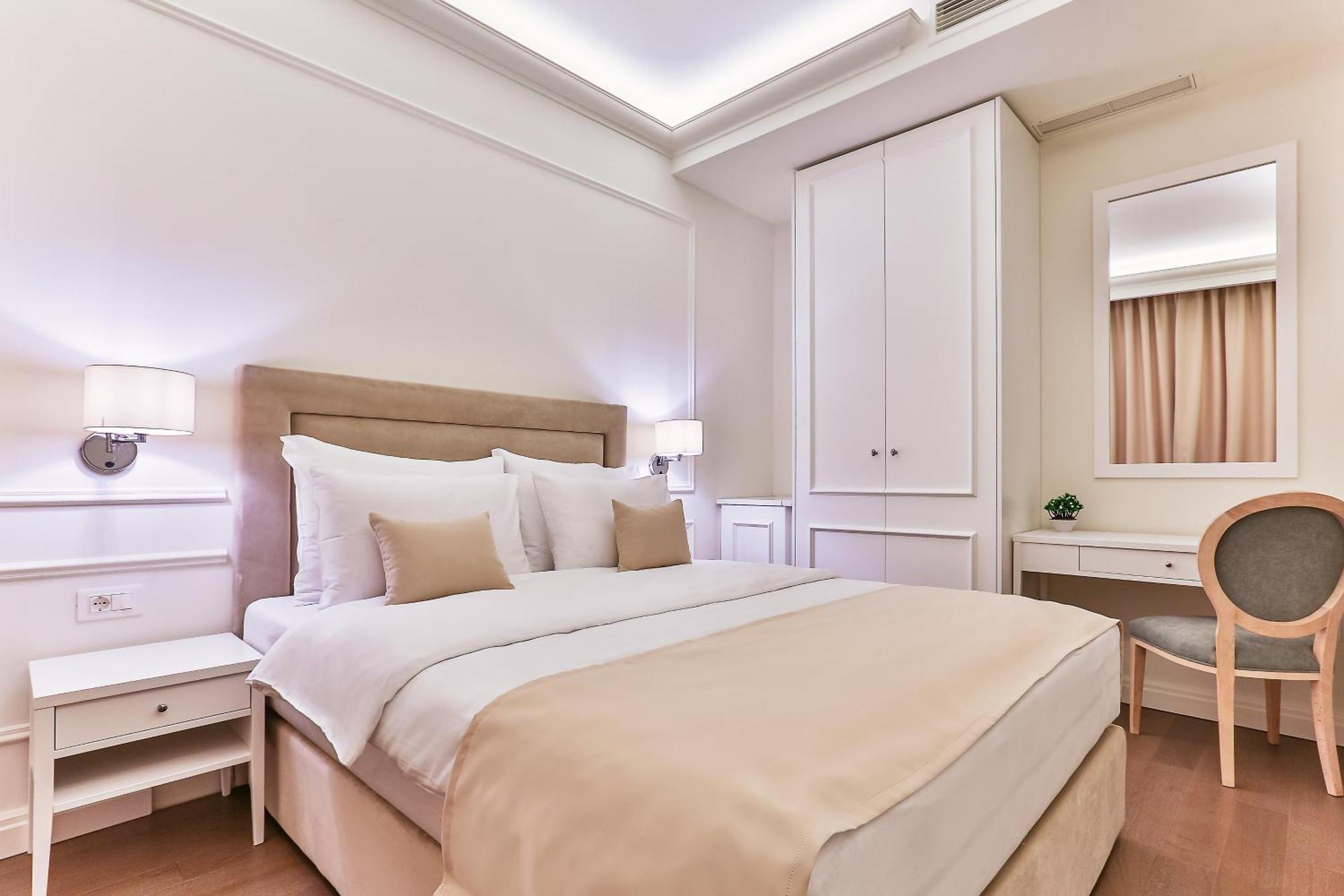 בודווה Hotel Crown מראה חיצוני תמונה